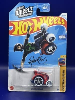 HOT WHEELS ARRON WHEELZ XTREME SPORTS WHEELIE CHAIR RED DIECAST 64/250