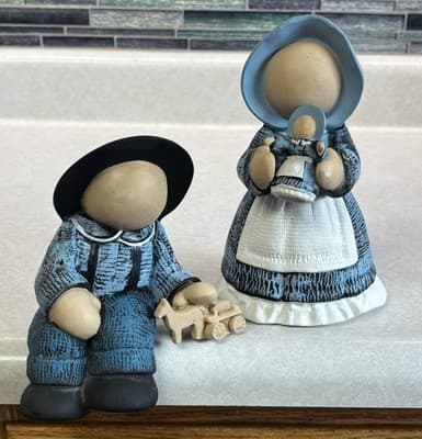 Amish Ceramic Figurine Set Girl and Boy Shelf Sitters Hand-painted Faceless