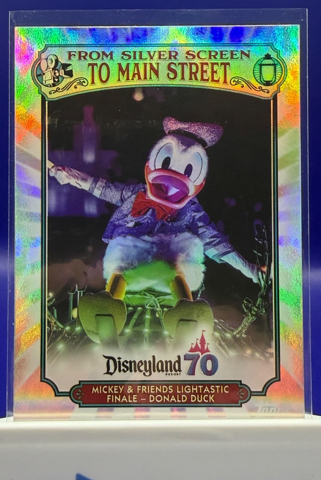 2025 Topps Disneyland 70th Donald Duck Lightastic Finale MS-23 Foil