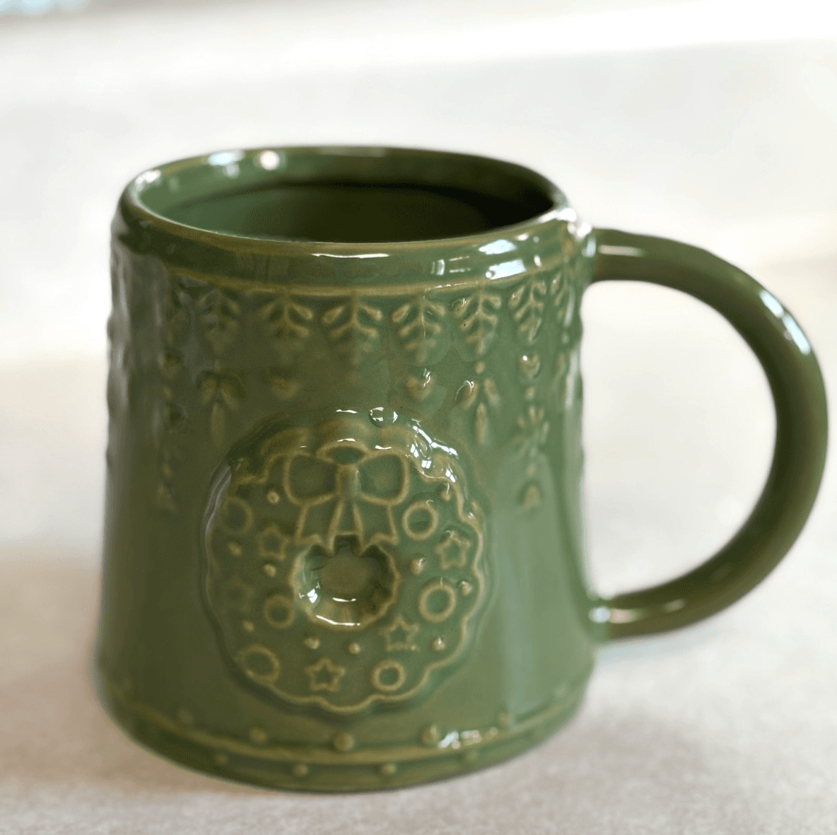 Sunday Morning Ceramics Mug COFFEE TEA WREATH GREEN CHRISTMAS HOLIDAY Ceramic