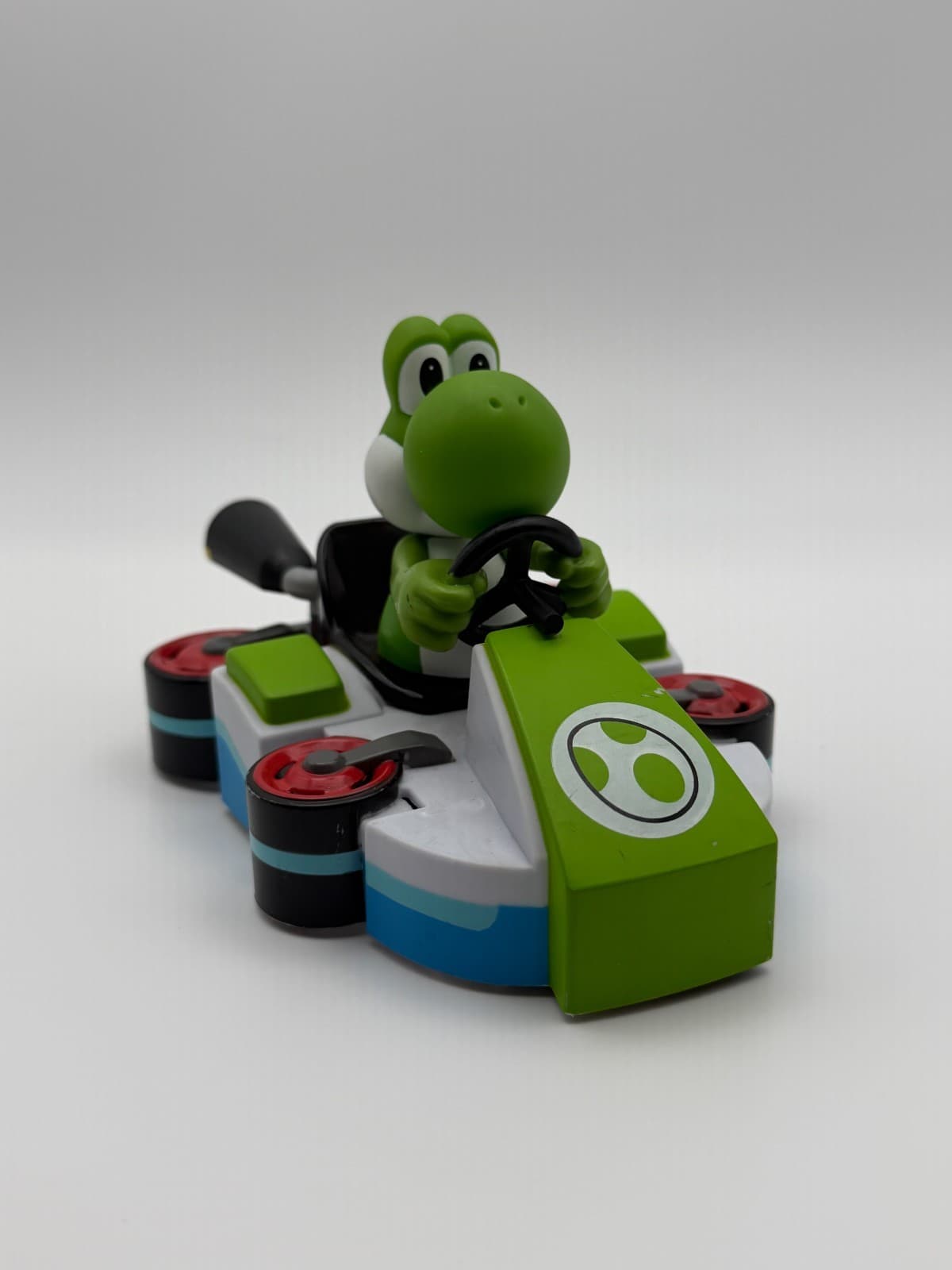 Nintendo Mario Kart 8 Yoshi Mini Anti-Gravity RC Racer Car Only Untested