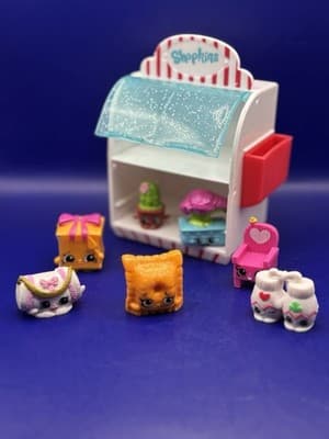 🌈 Shopkins Mini Lot 8 w/ Shop Display Stand& Handbag Harriet Chris P Cracker