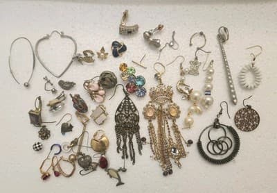VTG Costume Jewelry SINGLE earring Lot Mixed estate find hoop craft stud wear