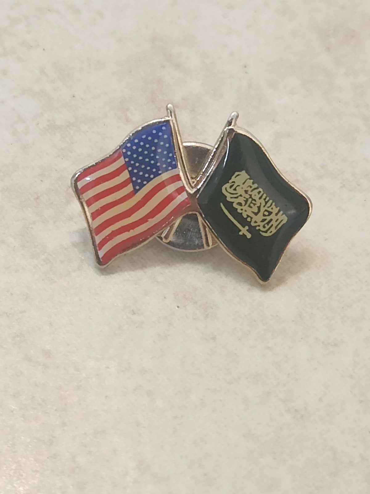 USA Saudi Arabia Flags Pin Lapel Enamel Collectible