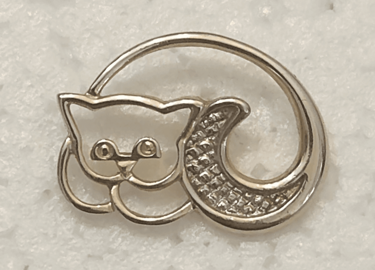 Signed AVON Kitty Cat Animal Two Tone Lapel Tack Pin Brooch