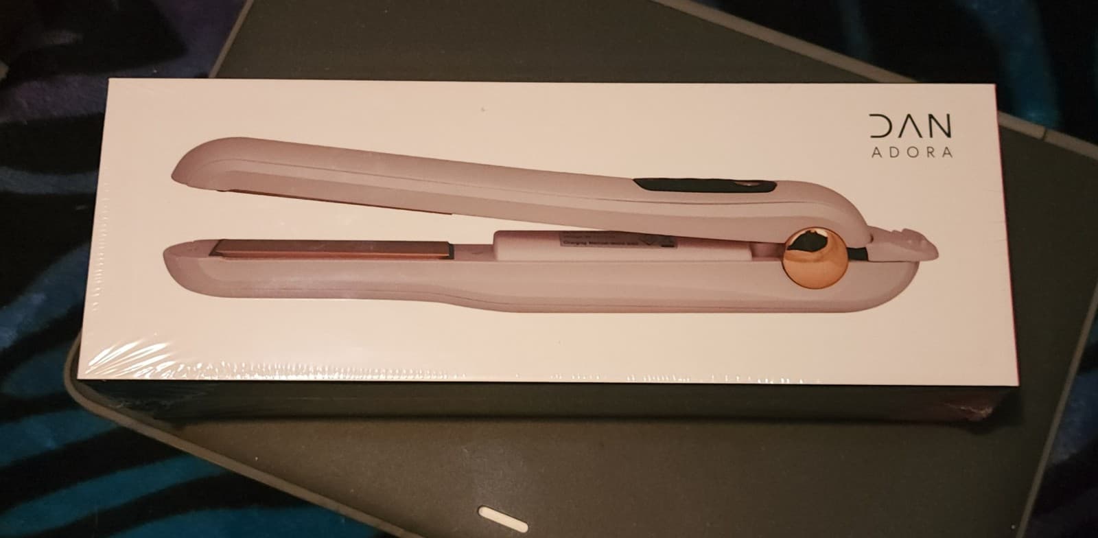 Dan Adora Wireless Hair Straightener/Cordless Styler
