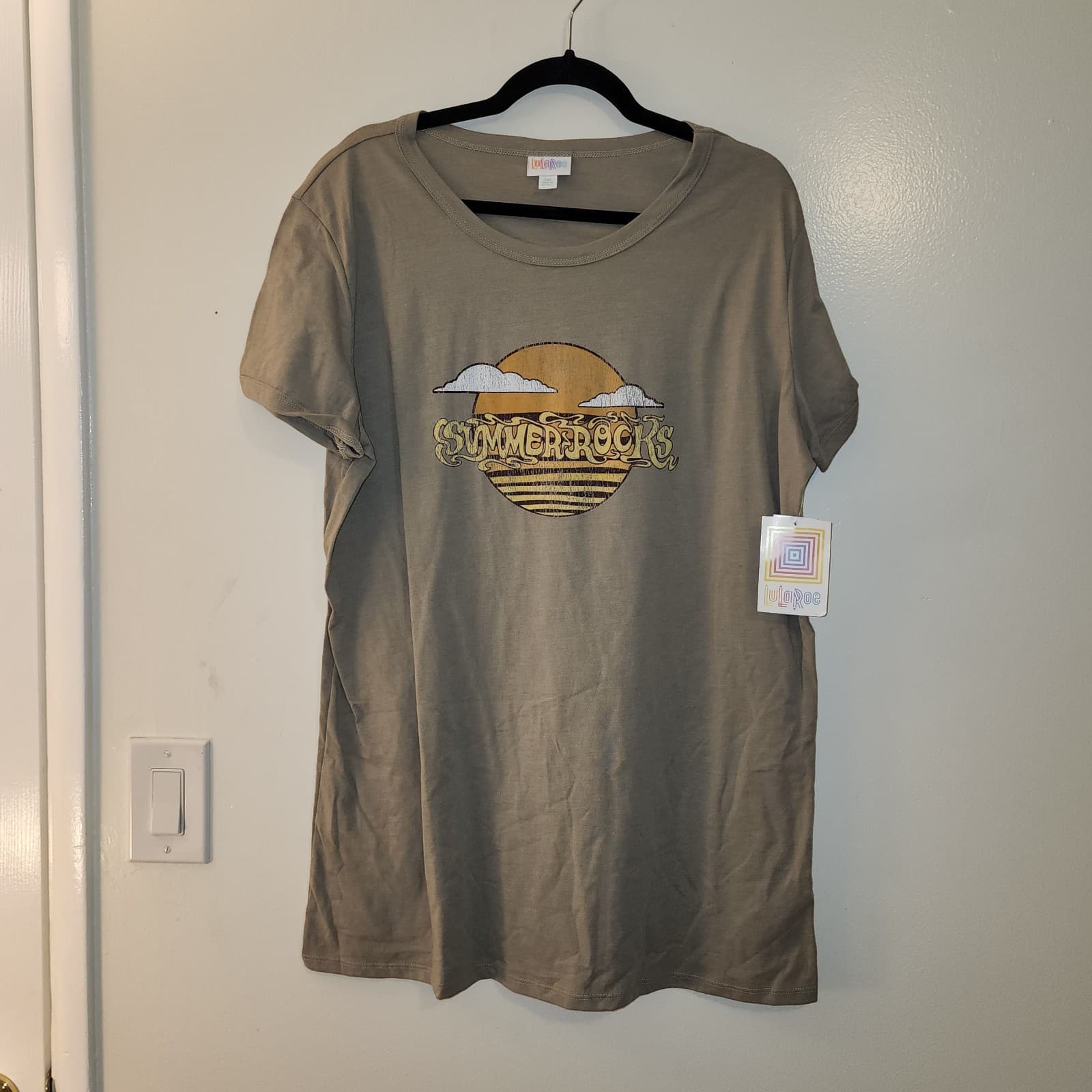 Lularoe "SummerRocks" Liv-T Tshirt on Size 2xl olive green color