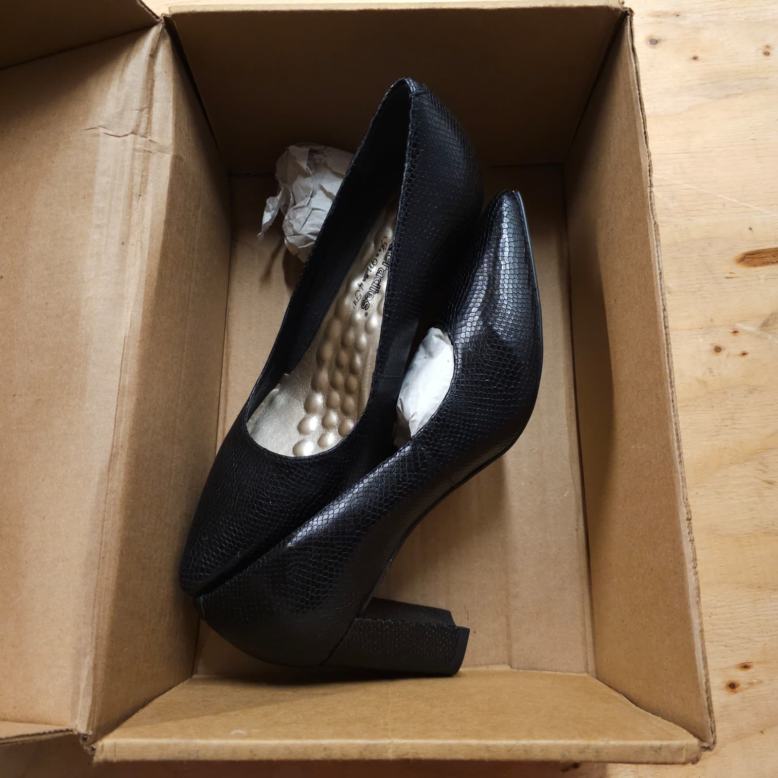 Walking Cradle Samantha Pump Dress Shoes Size 8W Black
