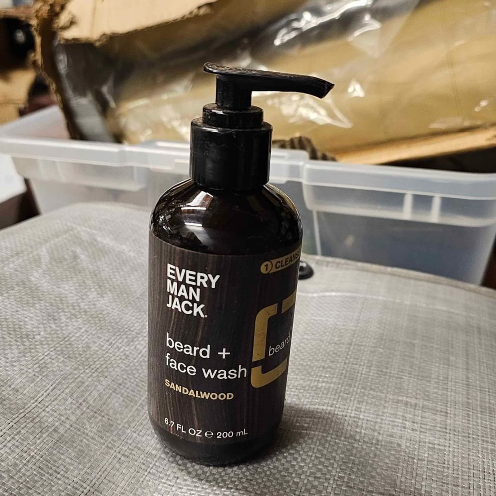 Beard+Face Wash in Sandlewood.