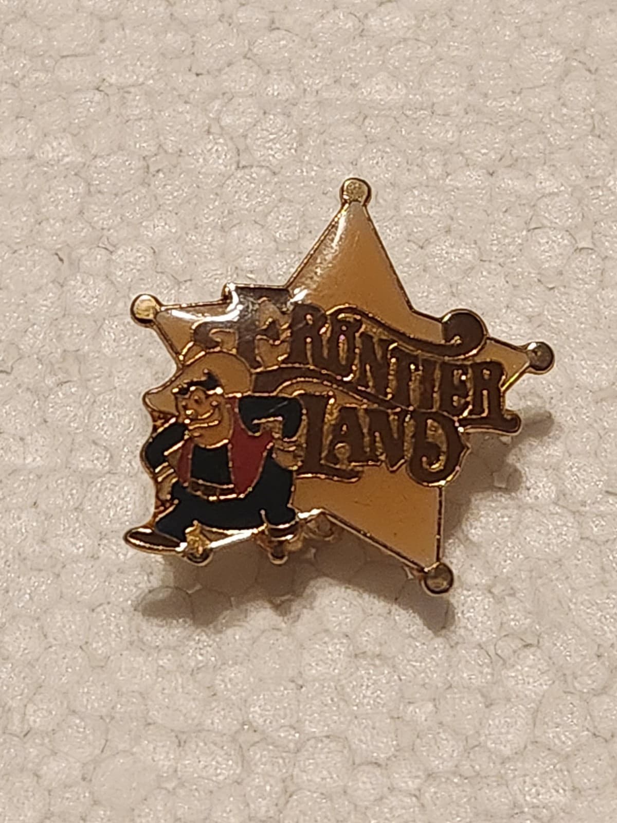 1977 DISNEYLAND / FRONTIER LAND vintage lapel pin SHERIFF PETE 30th Anniversary