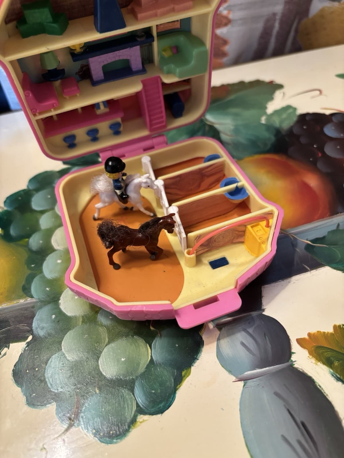 Vintage Polly Pocket Horse Barn W/ Polly Attached To Saddle And 2 Horse Figures