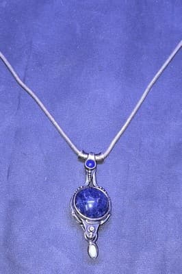 Vintage Handmade in Jerusalem Sterling pendant necklace w/lapis lazuli gems