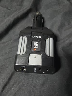 Black and Decker Car Charger adapter 100W 8A Power Inverter 5V DC to 115V
