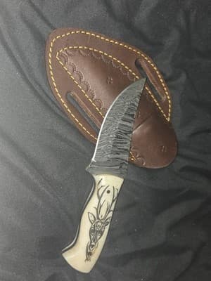 Beautiful Handmade Damascus Steel Knife with Leather Sheath!