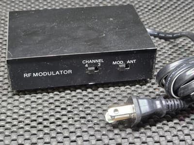 RECOTON RF Modulator V647 Builtin Power Cord