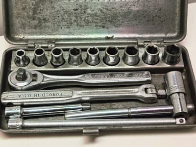 Vintage Craftsman -V- Series 1/4" Drive 14pc Ratchet Set w/Embossed Metal Case