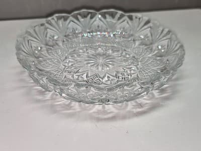 VINTAGE HEAVY CUT CRYSTAL GLASS BOWL INTRICATE PATTERN SCALLOP EDGE