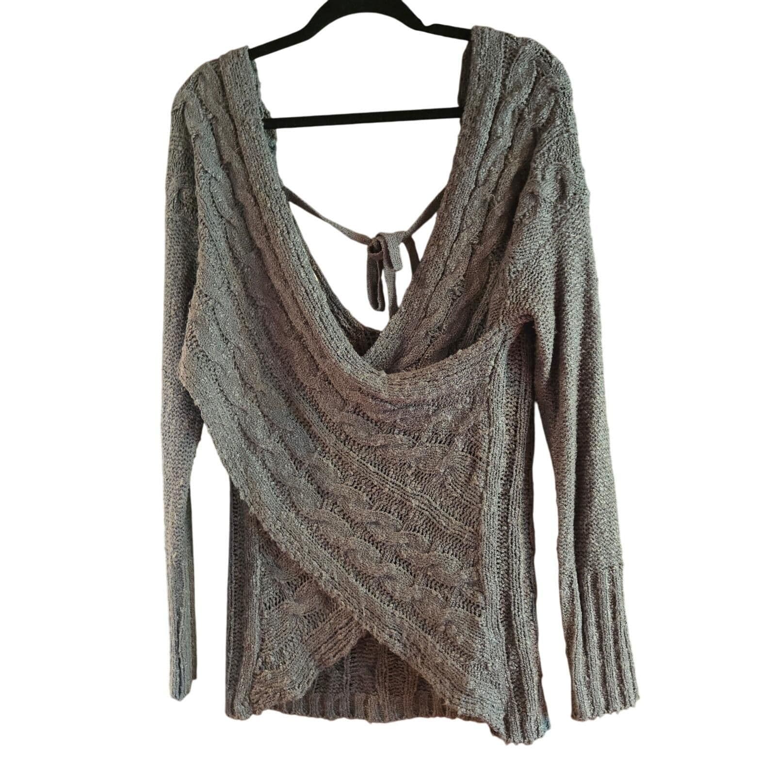 **🌟 Gently Used onethread Sweater - Size Medium 🌟**