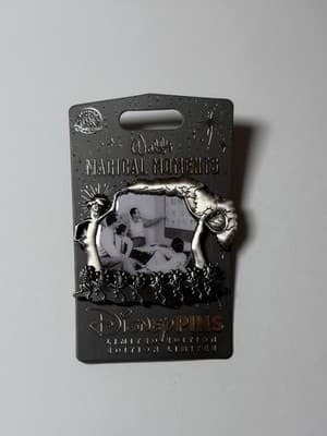 Disney Flowers & Trees Pin - Walt's Magical Moments- LE 3000 DISNEY STORE CHASER