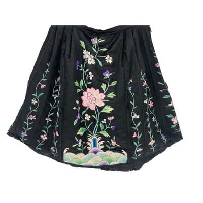 Vintage 1950s Black Silk Hand Embroidered Skirt Chinoiserie Floral Pagoda XS S