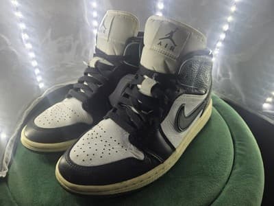 Nike WMNS Air Jordan 1 Mid "Light Dew/Oxidized Green" FQ7818-100 US Size 7