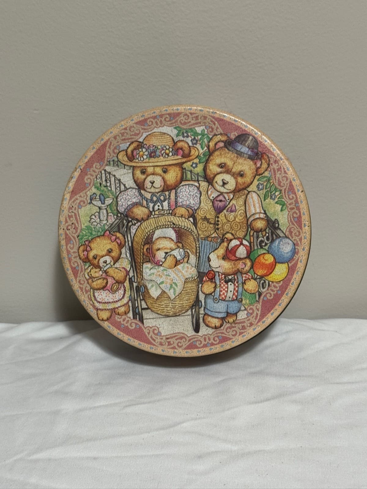 Vintage 1980s Teddy Bear Family Round Metal Tin