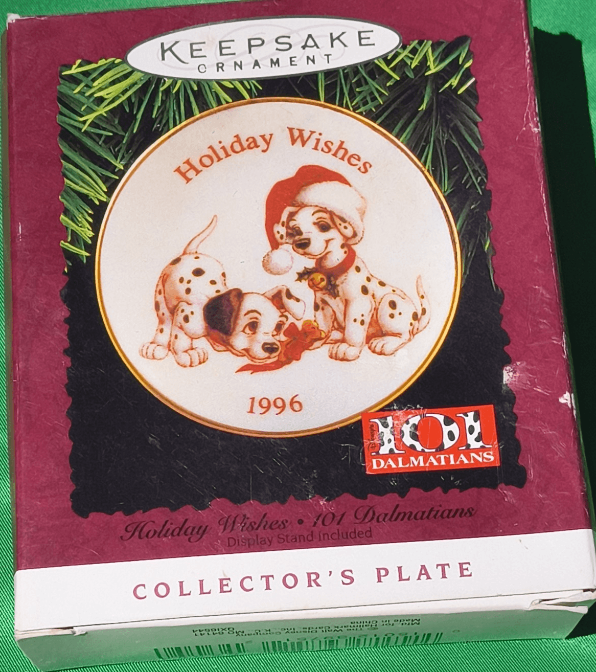 Hallmark Disney 101 Dalmatians Collector's Plate 1996 Holiday Wishes