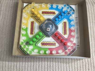 Milton Bradley Trouble Pop-o-matic Board Game Ages 5+ 2-4 Players Strategy
