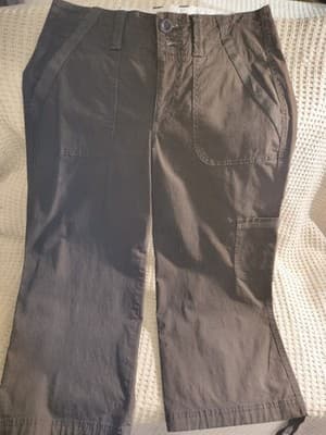 Dockers Women's Brown Cargo Pants 98% Cotton Spandex Button Pockets