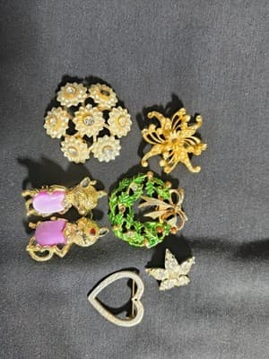Vintage Brooches & Pins Lot Metal Enamel Rhinestone Multicolor 6 Piece Set