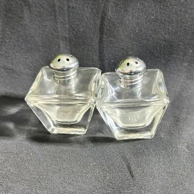 Clear Glass Salt & Pepper Shakers Set with Metal Tops, 2-Piece