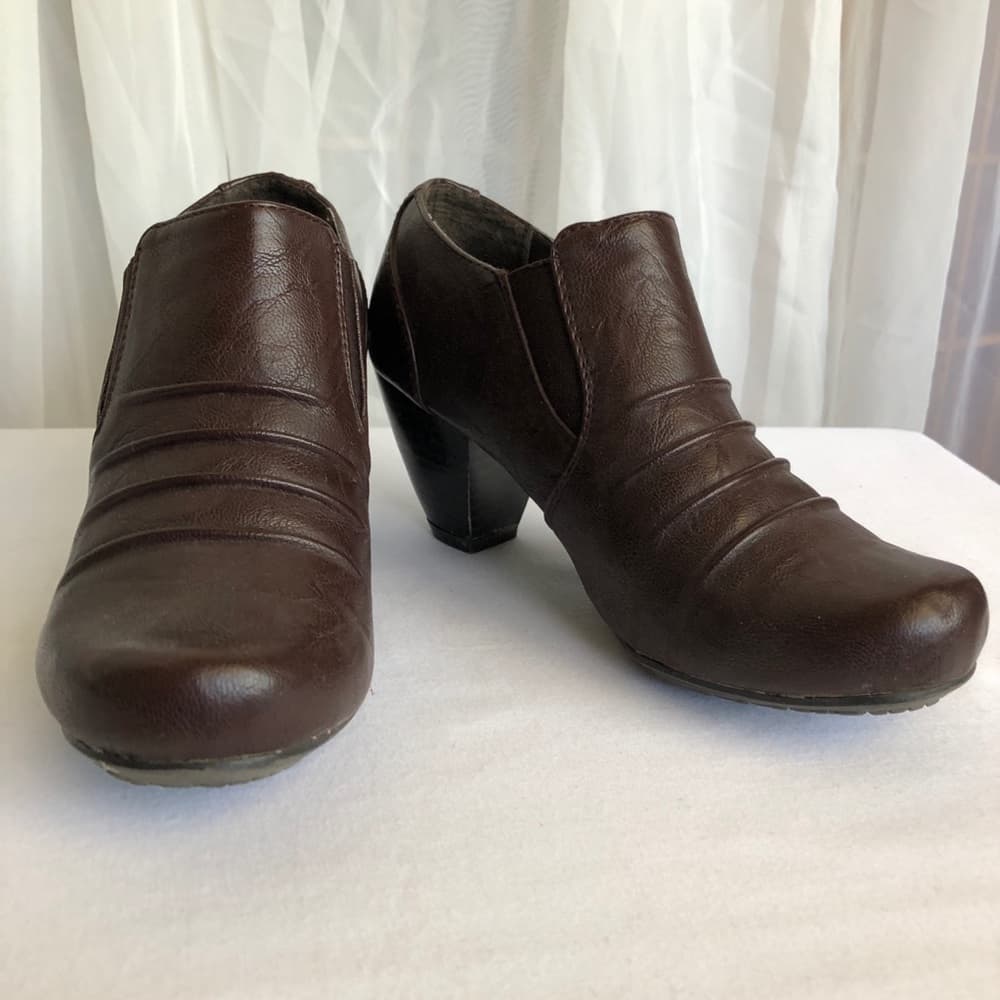 Rialto leather ankle booties