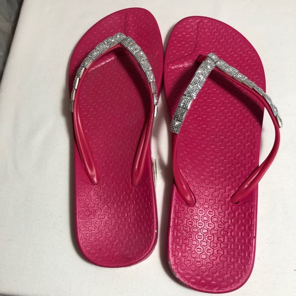 Sparkling flip flops NWOT