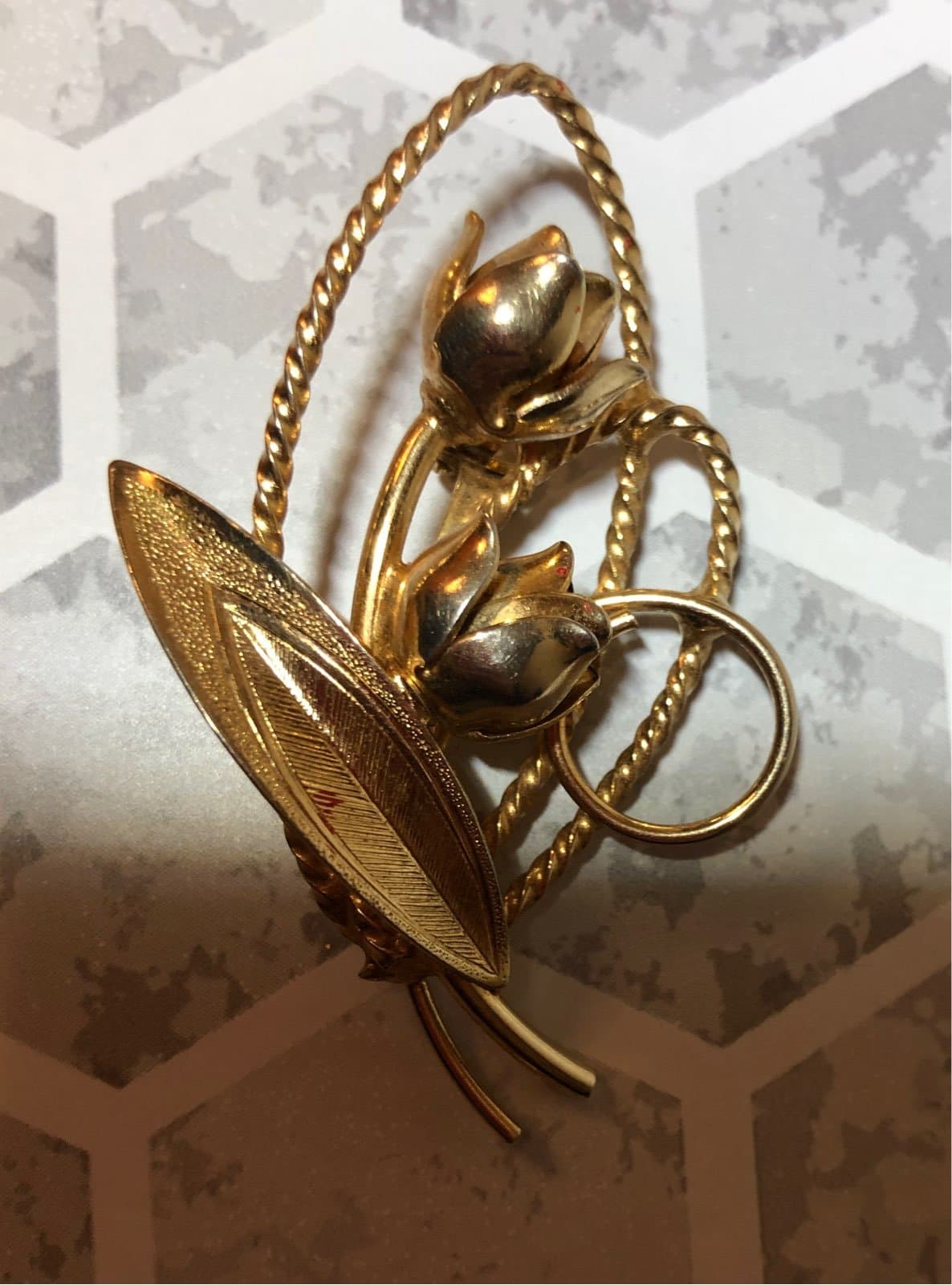 vintage brooch gold-tone