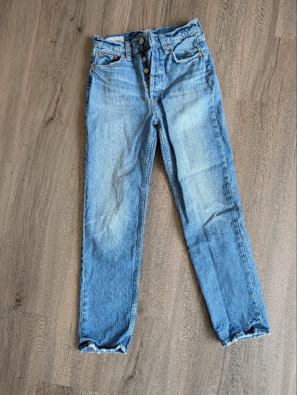 GAP Women's Medium Wash Faded Cheeky High Rise Straight-Leg Blue Jeans