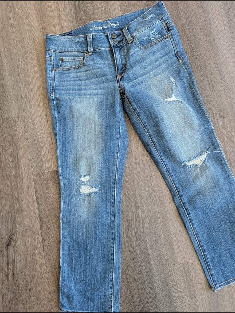 American Eagle Outfitters Artist Light Blue Distressed Crapped Straight Jeans