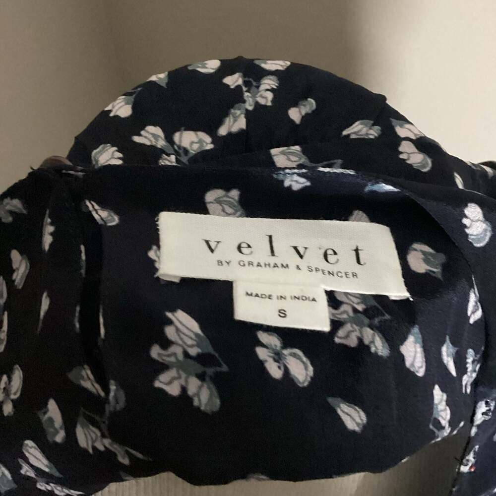 Velvet by Graham & Spencer Navy Floral Long Sleeve Dress Size S
