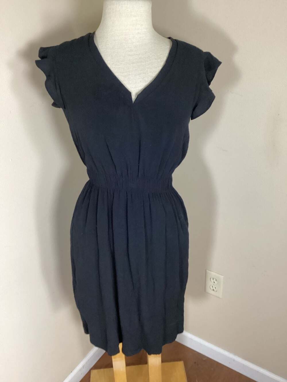 Kate Spade New York Black Flutter Sleeve V-Neck Elastic Waist Dress, Size 2