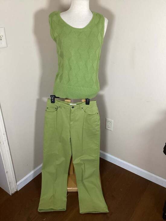 Talbots Apple Green Monochrome Set Diamond Textured Knit Shell and Petite Stretc