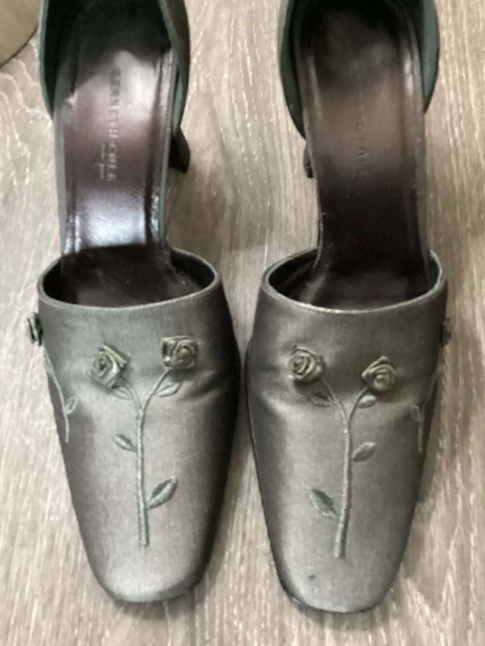 Vintage Kenneth Cole New York Gray Satin Rosette Embroidered Ankle Strap Heels