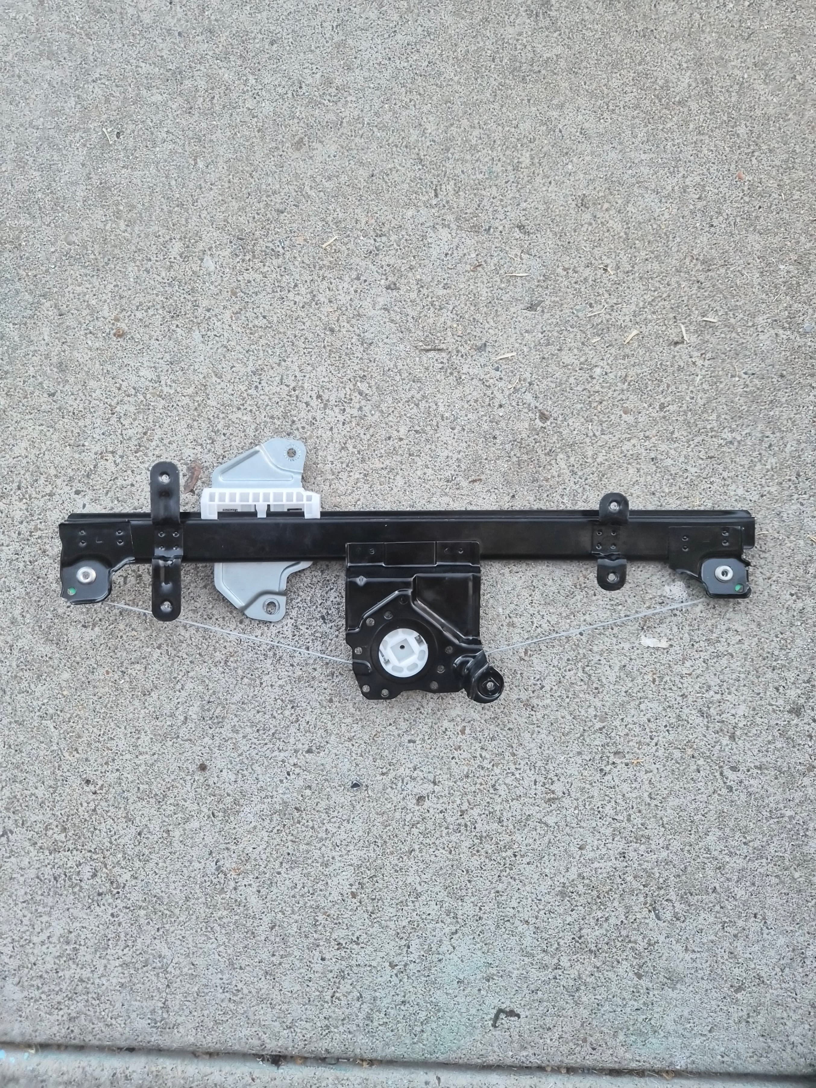 Window Regulator W/O Motor Nissan Sentra 2013-19 Front Left Driver Side