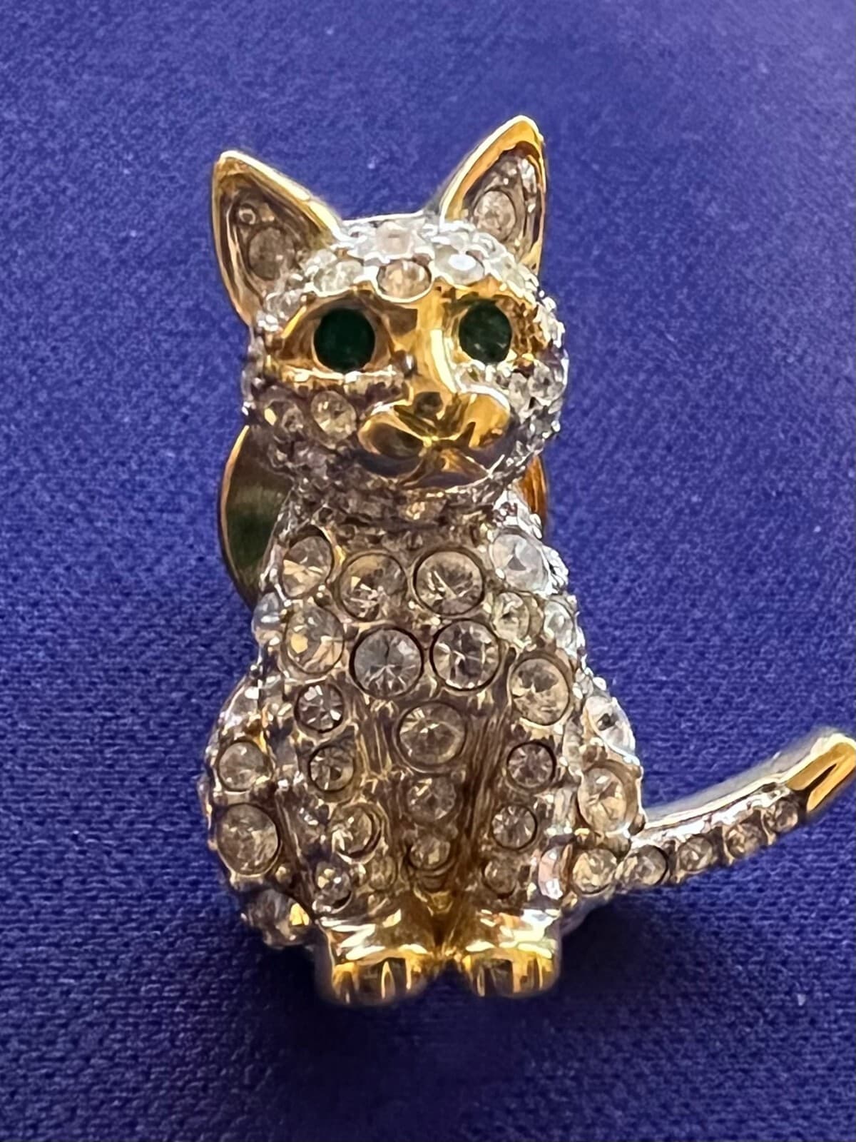 Vintage Gold Stone Cat Kitty Pin Clear Rhinestones Green Emerald Eyes Goldtone
