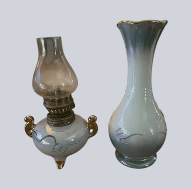 Niagara Falls Moriage Dragon Ware Hurricane Lamp and Vase Canada