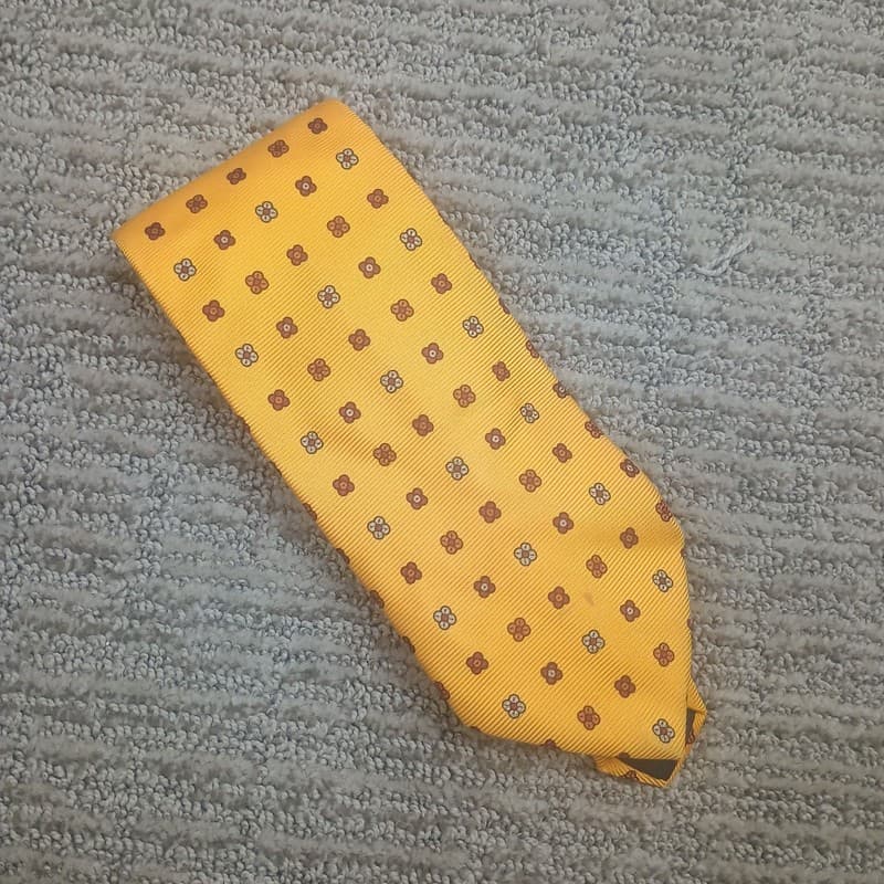 Brooks Brothers Makers Vintage Yellow Silk Foulard Floral Tie