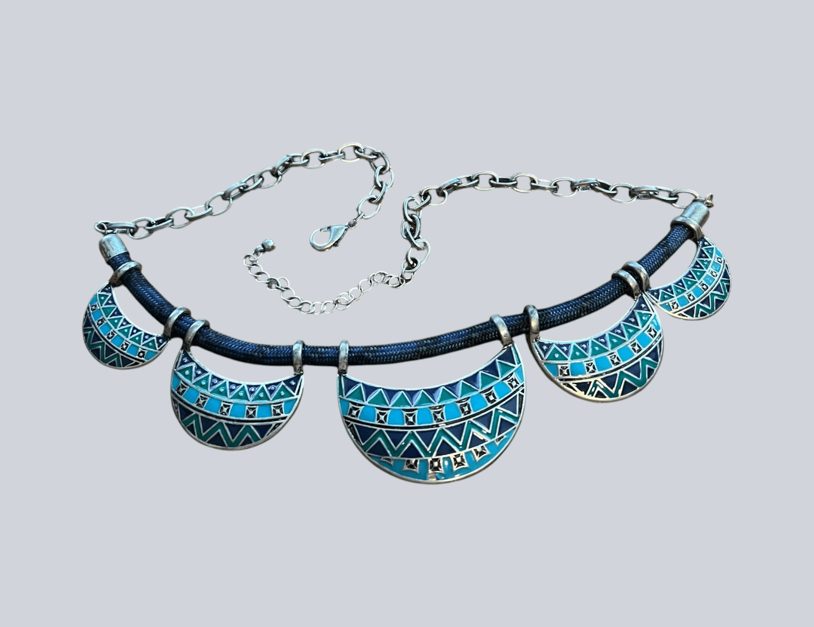 Bohemian South Western Style Fashion Jewelry Necklace Turquoise Color Black Cord