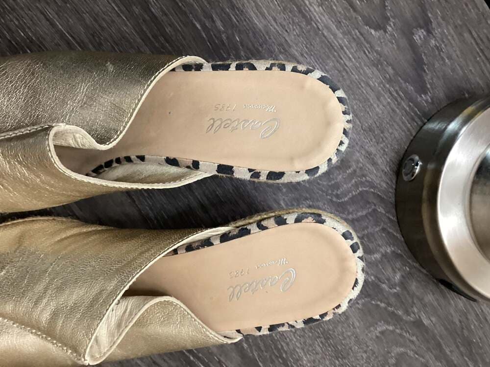 Castell Menorca Gold Metallic Leopard Print Espadrille Wedge Sandals Size 39