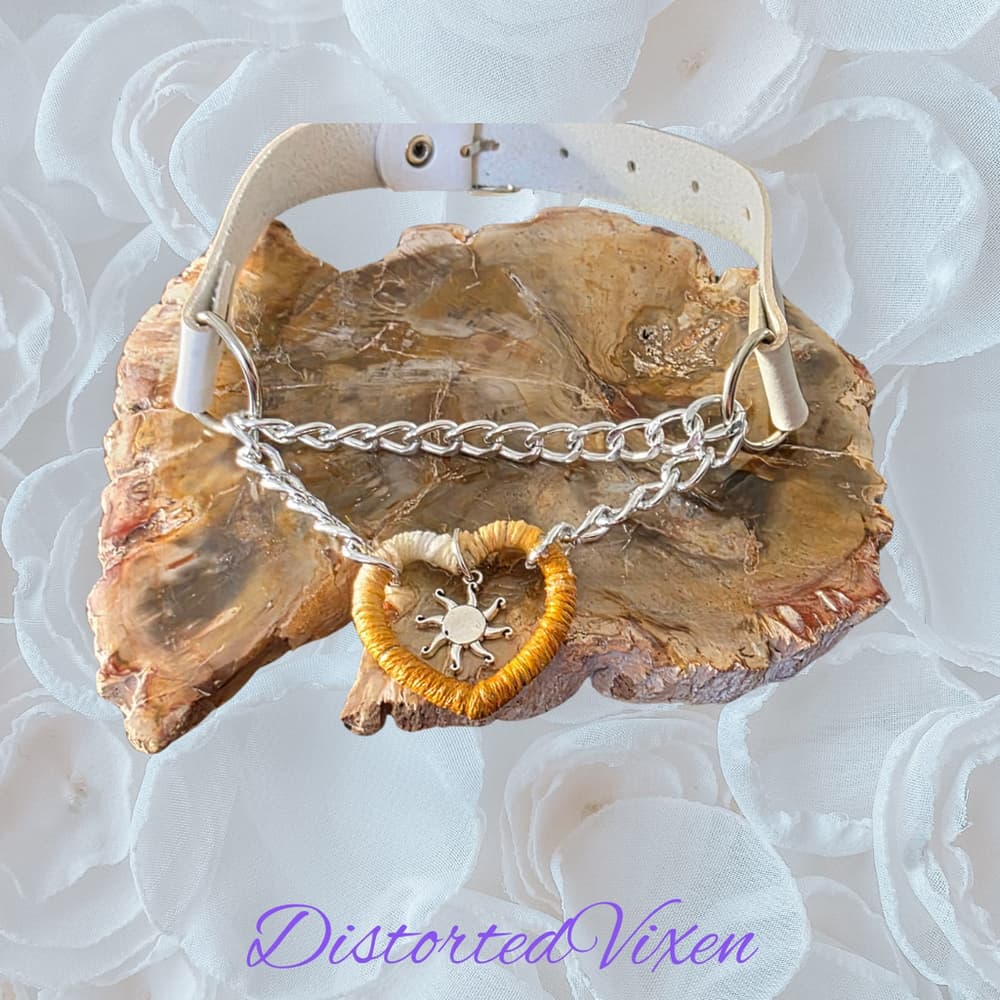 Gold & White Ombre Heart Choker Necklace – Faux Leather with Sun Charm, Romantic