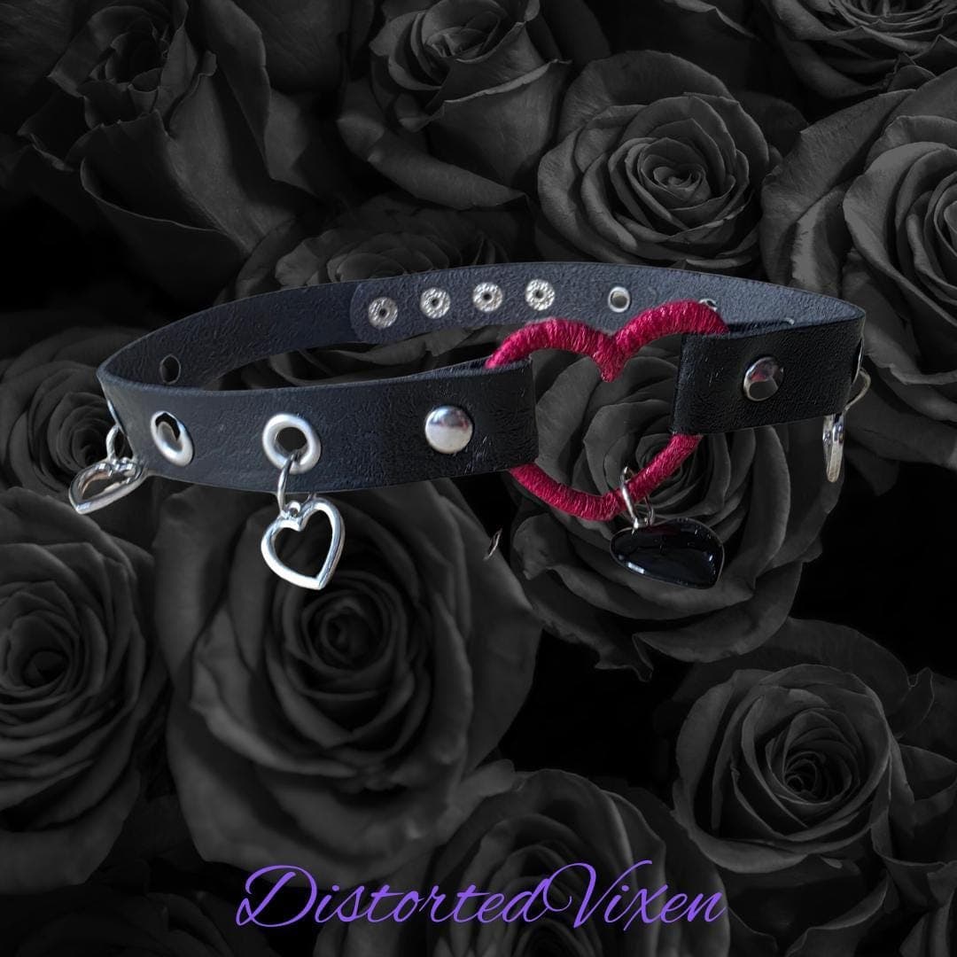 Red Wrapped Heart Choker – Handmade Gothic Heart Charm Collar