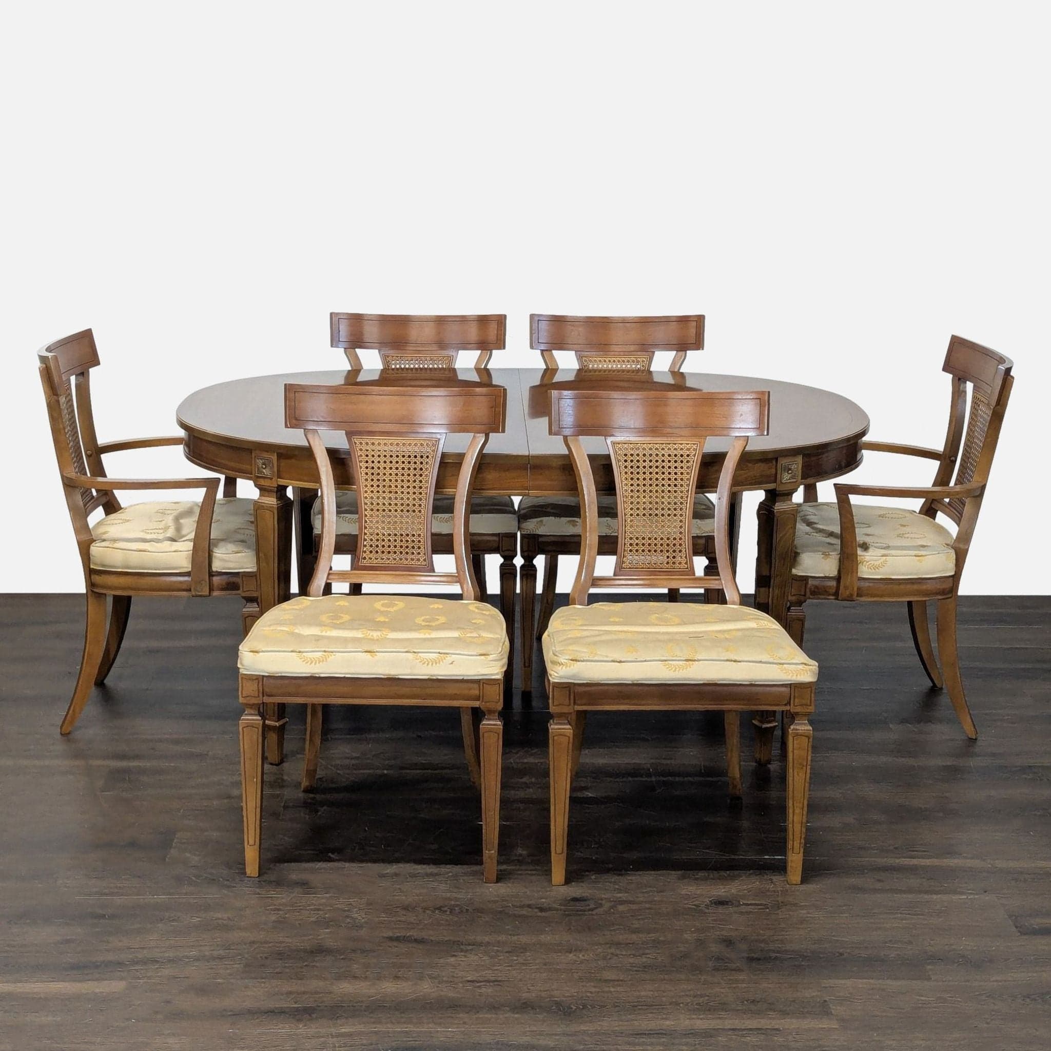 Thomasville Traditional Oval Extension Dining Set with 6 Cane-Back Chairs