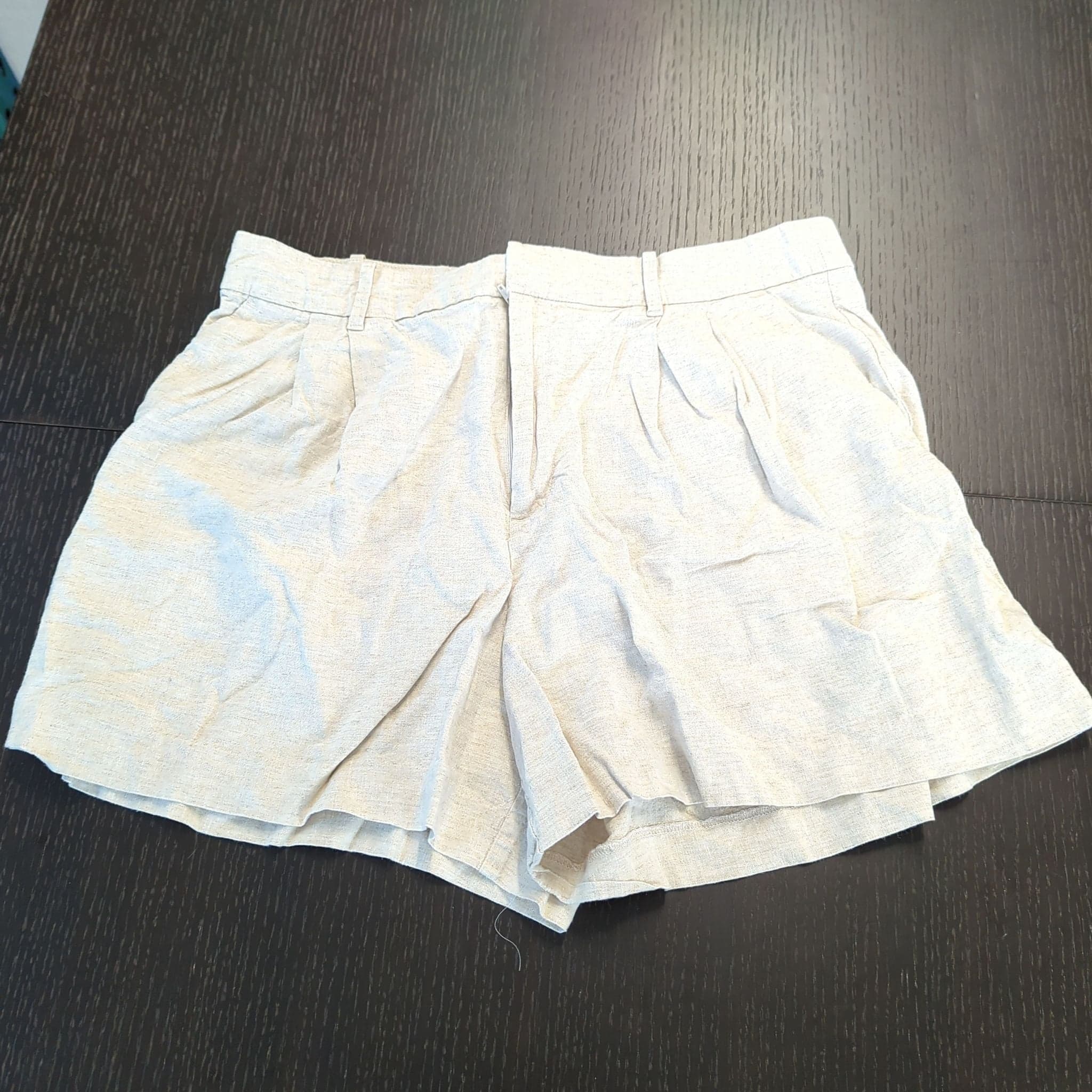 GAP Women's 365 High Rise Linen-Blend Shorts, Size L